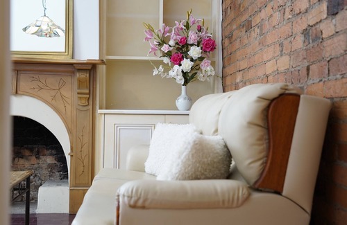 Carlton North Appartement | victorian style architecture in Carlton centre, 10 mins to Melbourne CBD