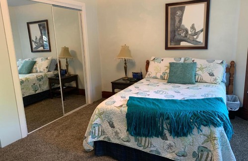 Bushnell Maison | Victorian Vacation