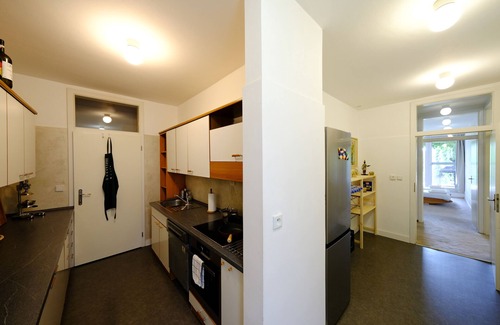 Troja Appartement | ViDa: Unique 3BR Apartment with Fireplace & Garden