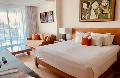 Playa Diamante Station Balnéaire | VIDANTA-Grand Mayan 2 Bed 2 Bath with high luxury in Acapulco!