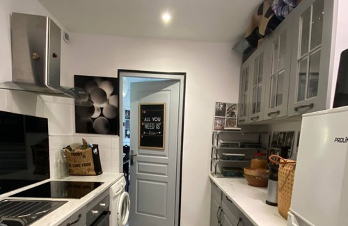 Dernier Sou Appartement | Vieille Ville Fortifiée, Plages à Proximité, Appt Avec Verger