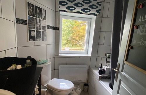Dernier Sou Appartement | Vieille Ville Fortifiée, Plages à Proximité, Appt Avec Verger