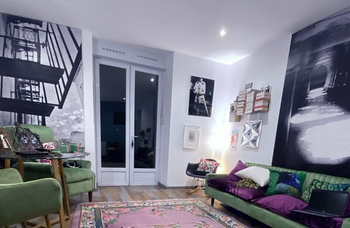 Dernier Sou Appartement | Vieille Ville Fortifiée, Plages à Proximité, Appt Avec Verger