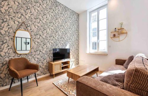 Prefecture Appartement | VIEUX PORT, FÉRREOL 6ème, appartement 8 personnes