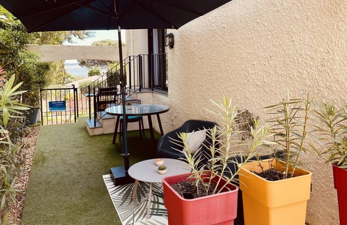 Bages Appartement | Spa Privé, Vue de rêve, Jardin arboré, Tout Neuf dans Village classé.