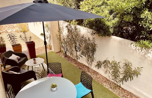 Bages Appartement | Spa Privé, Vue de rêve, Jardin arboré, Tout Neuf dans Village classé.