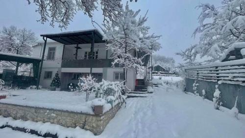 Ambrolauri Hôtel | View Racha