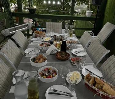 Ambrolauri Hôtel | View Racha