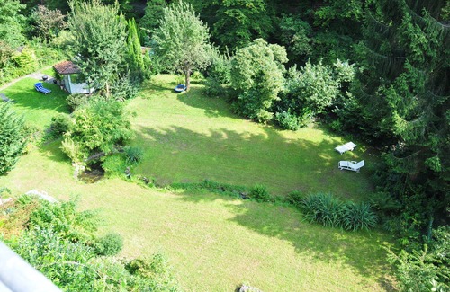 Balg Appartement | Surplombant environnement verdoyant et central, balcon
