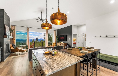 Florissant Maison | ViewHouse - Hot Tub - Trails