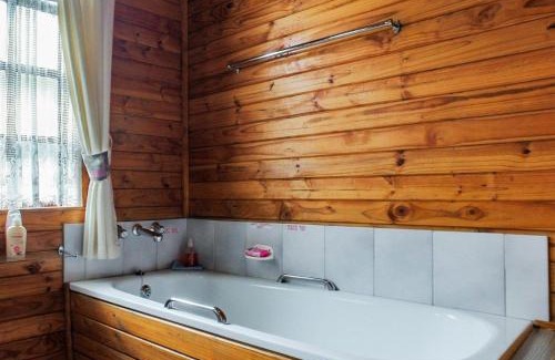 Hazyview Maison | Viewpoint Lodge & Safari Tours