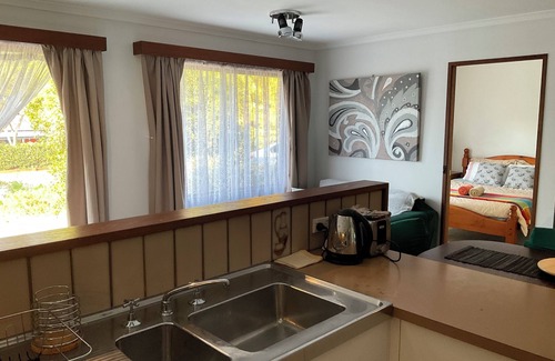 Wanniassa Maison | Views and peace close to Erindale amenities