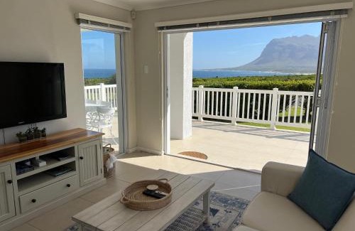 Kleinmond Maison | Views galore in Kleinmond