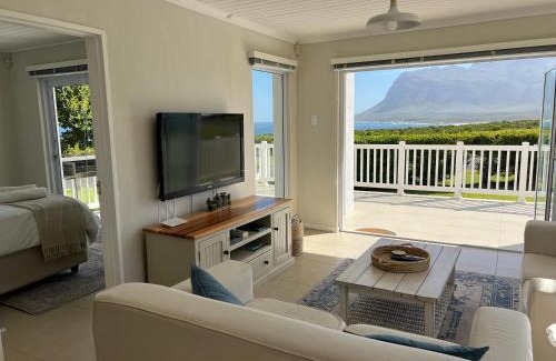 Kleinmond Maison | Views galore in Kleinmond