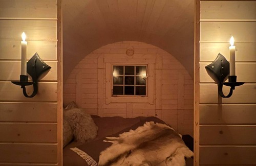 Kaiata Cabine | Viking Hut Odin Set Amid Rainforest w/Hot tub