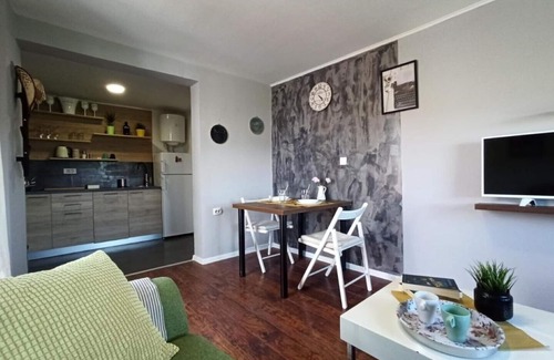 Kraljevec Sesvetski Appartement | Viksa with Jacuzzi sleeps 2