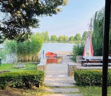 Makad Maison | Viktória Apartman DunaWeekend