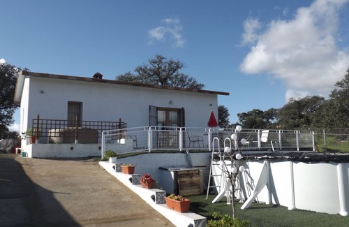 El Castillo de las Guardas Chalet De Ski | Villa Saudade, Casa Entre Encinas Relax y Ocio en la Sierra