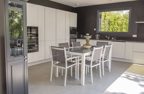 Saint-Etienne-de-Fontbellon Villa | Villa Le Clos des Bleynoux au coeur de l'Ardèche, idéale pour les familles