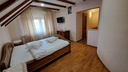 Harseni Maison | Vila Grecu