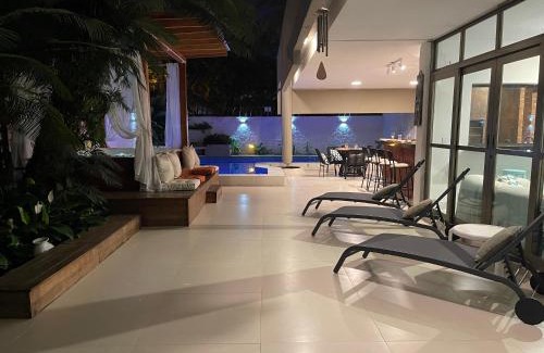Balneario Praia do Pernambuco Maison | Vila linda com SPA e Piscina a 50 metros da Praia