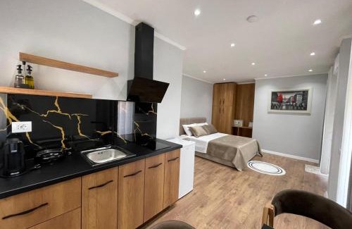 Kamez Maison | Vila Nikollaj