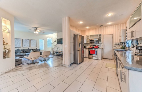 Spring Valley Maison | Vila Star- 4BD with PoolSpa, Game room, all you need for great vacation N/Strip