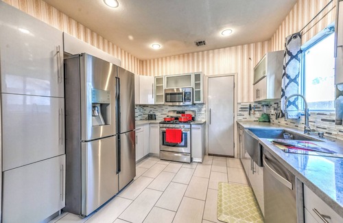 Spring Valley Maison | Vila Star- 4BD with PoolSpa, Game room, all you need for great vacation N/Strip