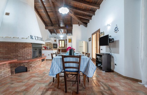 Nuxis Villa | Villa "Rossu" avec vue sur les montagnes, jardin privé, Wi-Fi et climatisation