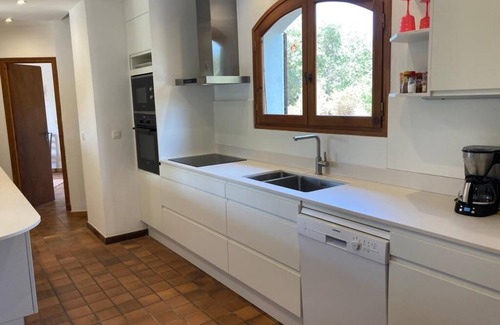 Montesquieu-des-Alberes Maison | Villa 300m2, AC, piscine,12 lits, vue imprenable, mer12km, ok pour 2ou3 familles