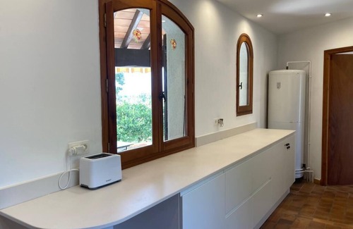 Montesquieu-des-Alberes Maison | Villa 300m2, AC, piscine,12 lits, vue imprenable, mer12km, ok pour 2ou3 familles