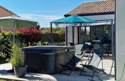 Saint-Vincent-sur-Jard Villa | Villa/Maison récente 8 p. SPA & SAUNA privés 2 kms de la plage, marais, forêts