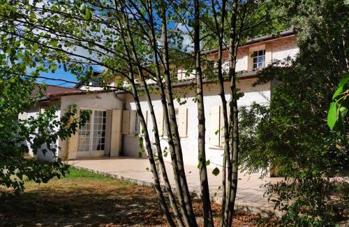 Courcoury Maison | Villa 168m2 Piscine Parc Arboré pour groupe Famille Amis jusqu'à 10 personnes