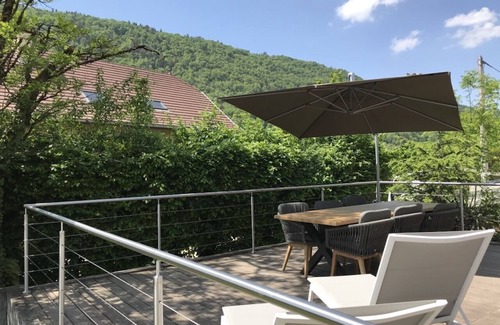 Sevrier Maison | Villa à 200 m du lac d'Annecy avec terrasse et parking