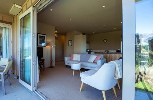 Windwhistle Appartement | Villa 206 - Front Row Golf Views, Terrace Downs