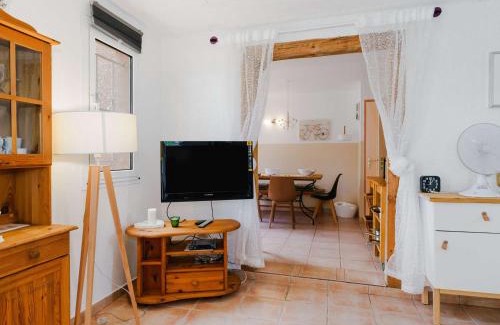 Gruissan Villa | Villa 3 pièces avec grande terrasse, proche plage du Grazel, 6 pers, parking privé, WiFi disponible - FR-1-409-70