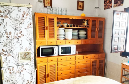 Playa de San Juan Villa | Villa '30 People, Pool, Disco,10 Min Beach' avec vue montagne, Wi-Fi et climatisation