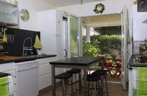 Bouillargues Villa | VILLA 300m2 SUR TERRAIN CLOS ET ARBORE DE 1750m2 PISCINE.
