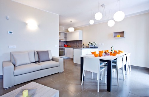 Sala Comacina Appartement | Maison familiale de luxe et spacieuse pouvant accueillir 8 personnes avec une vue enviable sur le lac