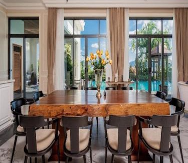 Ha Long Appartement | Villa 5 phòng ngủ víp - Tuần Châu - Sát biển
