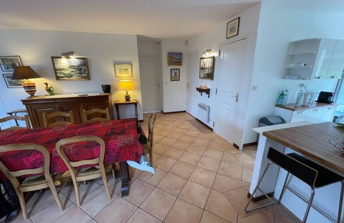 Ryes Maison | Villa à 500 m des plages du débarquement avec vue panoramique sur mer et bocage.