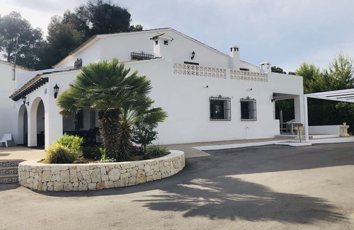 Moraira Villa | Villa à 500m de la plage. Piscine privée.