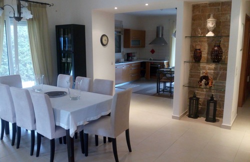 Possidi Villa | Villa Achilleos. Vous êtes le premier à donner une réponse à votre question.