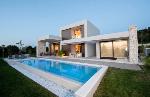 Kapelica Villa | Villa Adoral for 6 people near Labin-Rabac - modern villa with heated swimming pool