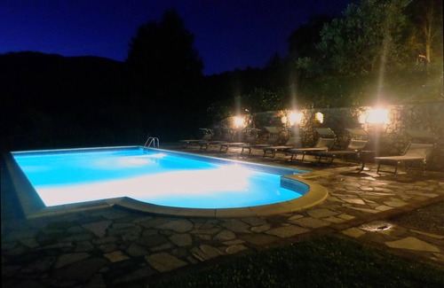 Cortona Villa | Villa Ai Cedri, position vallonnée, vue panoramique et piscine privée