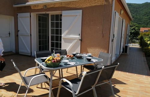 Arles-sur-Tech Maison | Villa climatisée vacances, cure, Amélie /Arles avec piscine Animaux acceptés.