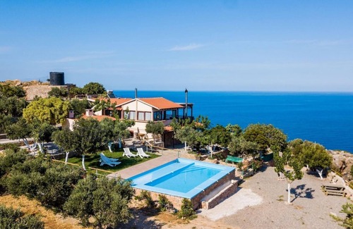 Kolymbari Villa | Villa Akrolithos with Private Pool