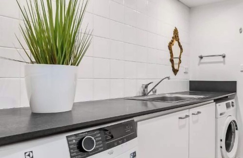 Albert Park Appartement | Villa Alba: 3BR Albert Park Brilliance & Location