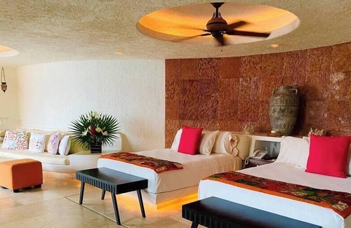 Playa Guitarron Maison | Villa Alejandra: Majestic house with private beach