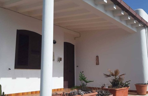 Porto Tricase Appartement | Villa Aliaksandra swimming pool and garden in Tricase Porto. In front of the sea